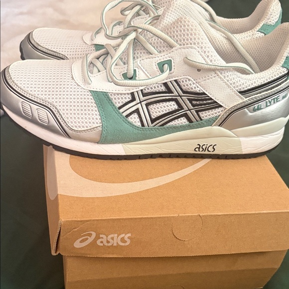 Asics Other - Asics Kids Gel-Lyte White and Teal Sneakers